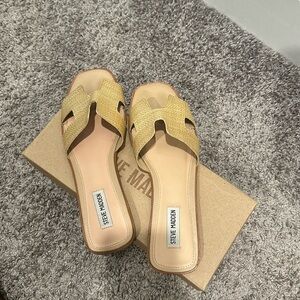 Steve Madden Hadyn Raffia Sandals